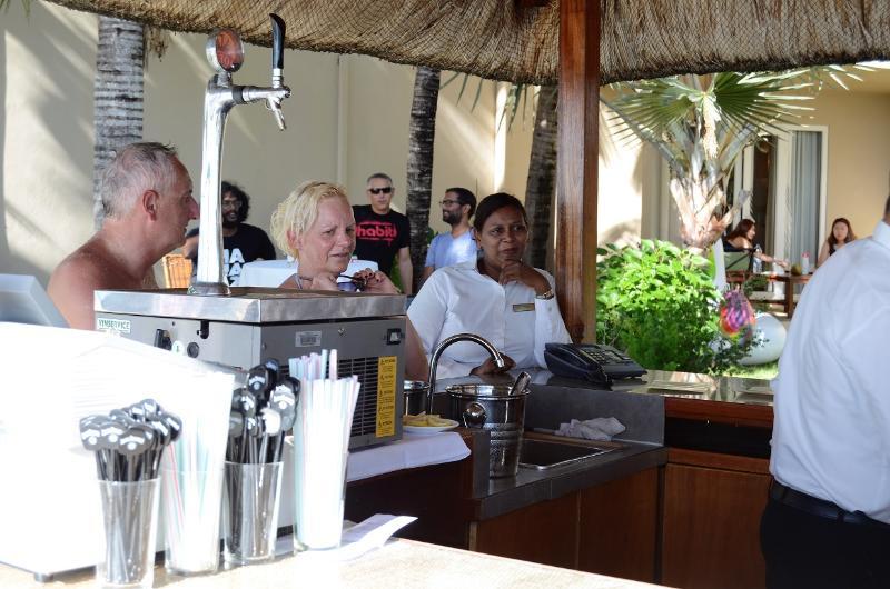 Villas Caroline Flic en Flac Bagian luar foto
