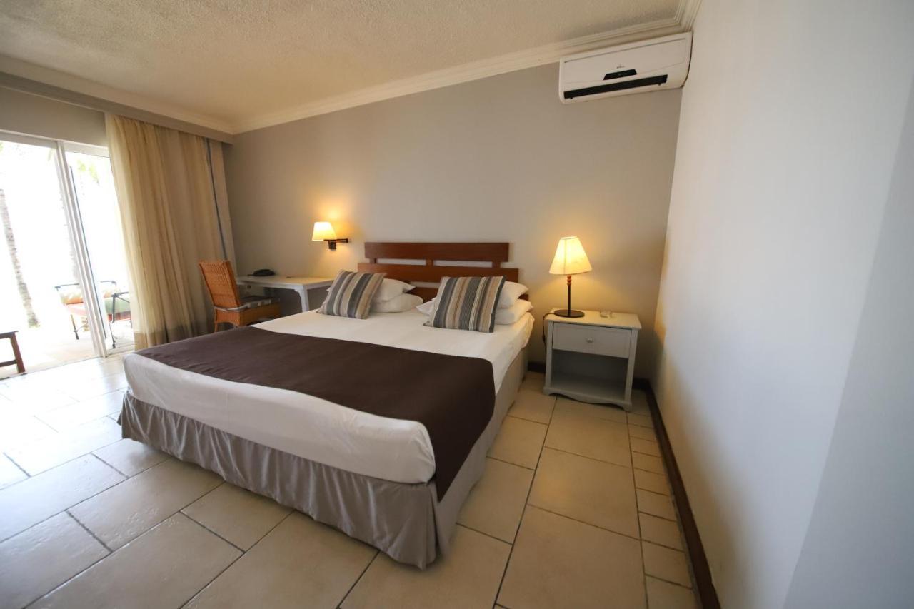 Villas Caroline Flic en Flac Bagian luar foto