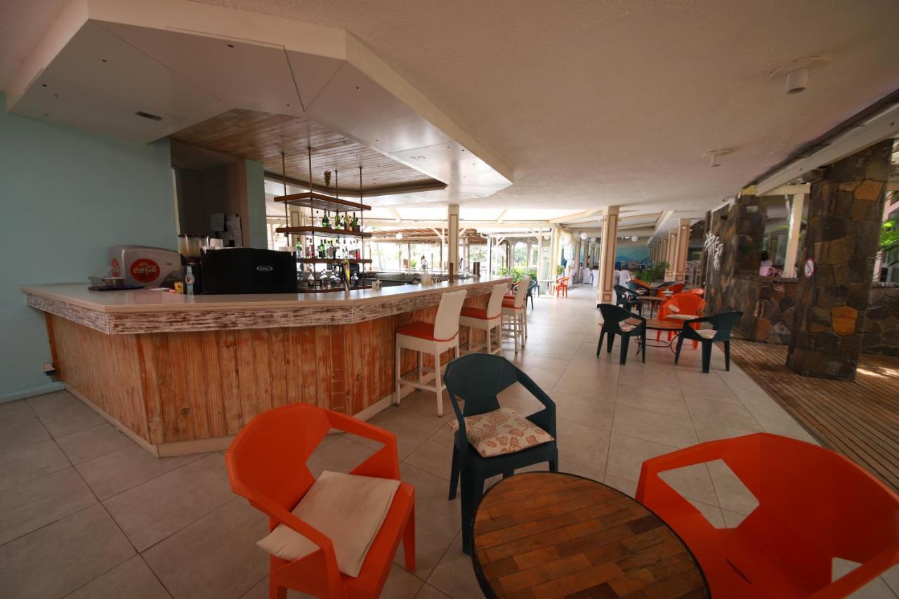 Villas Caroline Flic en Flac Bagian luar foto