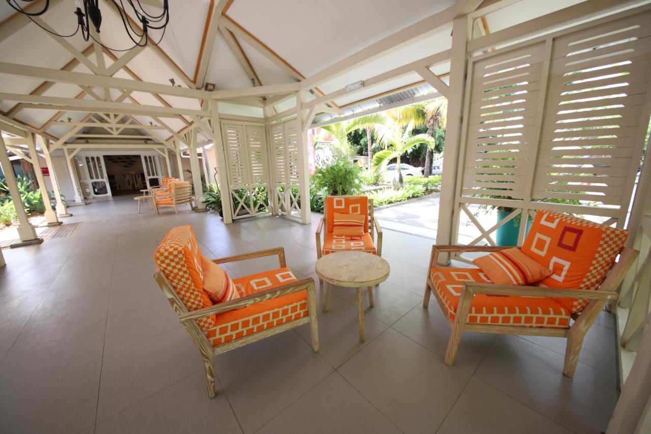 Villas Caroline Flic en Flac Bagian luar foto
