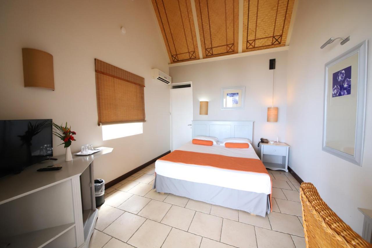 Villas Caroline Flic en Flac Bagian luar foto